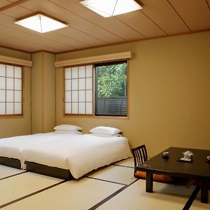 Large Twin Room Tatami Floor